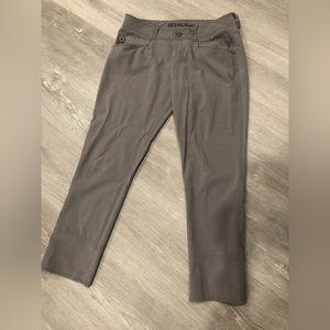 Gray Guess cropped dress pant - Size 27